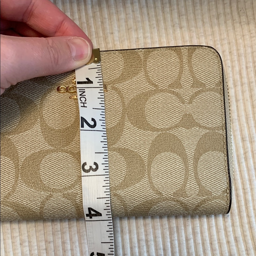 Coach Tan Signature Wallet - Picture 15 of 16